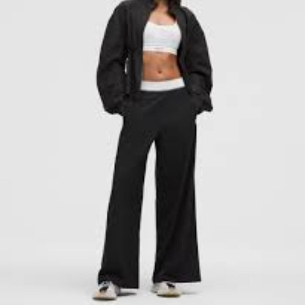 Lululemon Wide Legs Woman Pants Size 4